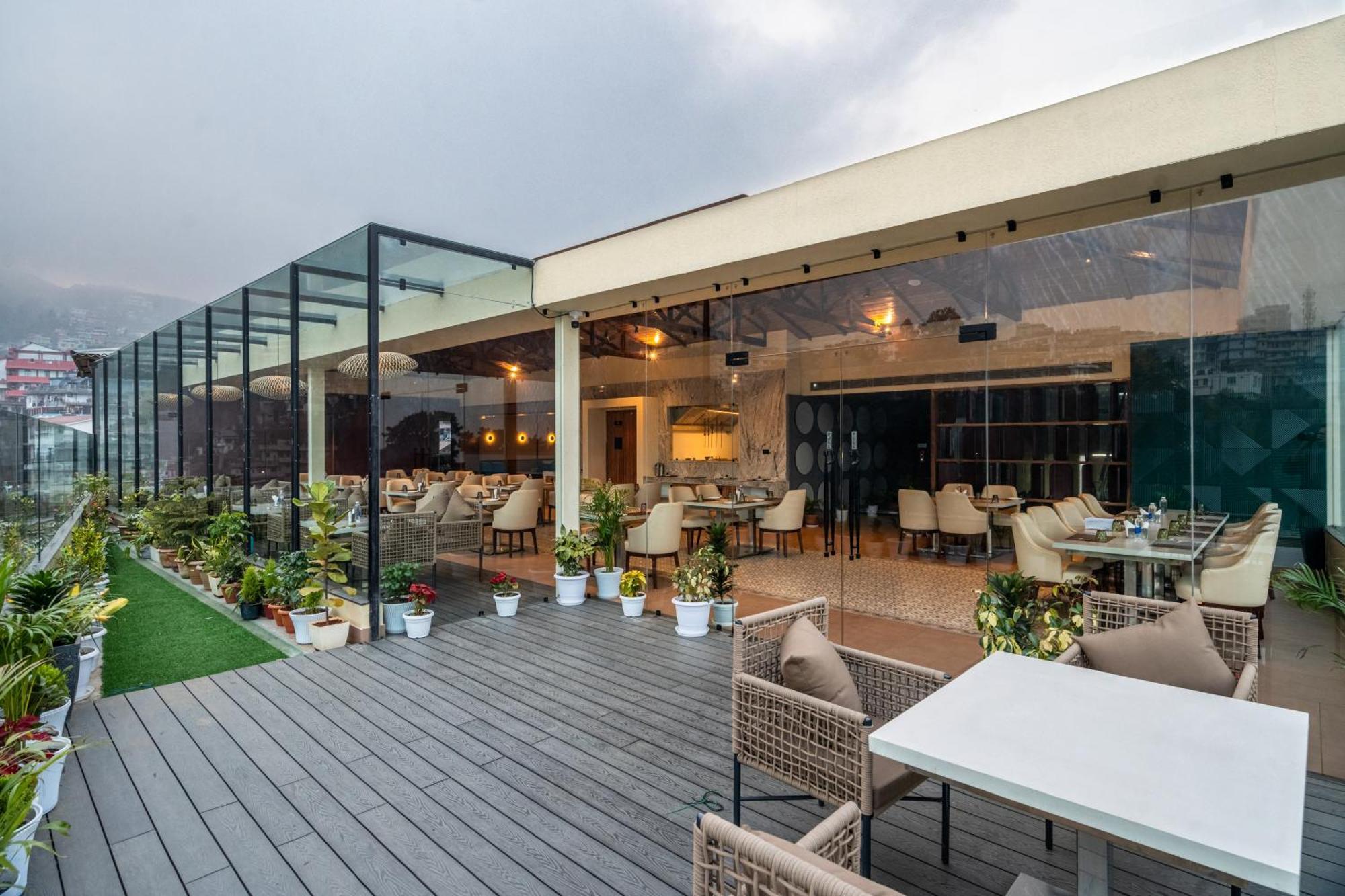 The White Rock Inn & Dine ชิลลอง ภายนอก รูปภาพ